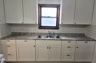 608 12th St NE, Austin, MN 55912 - Photo 5