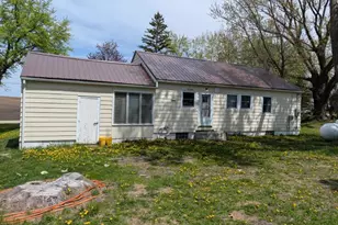 908 W State St, Kiester, MN 56051 - Photo 3