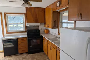 908 W State St, Kiester, MN 56051 - Photo 9