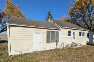 908 W State St, Kiester, MN 56051 - Photo 5