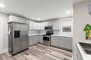 116 Sycamore St E, Saint Paul, MN 55117 - Photo 5