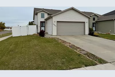 4889 Chelsea Lane S, Fargo, ND 58104 - Photo 1