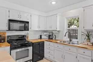 27 Magnolia Ave E, Saint Paul, MN 55117 - Photo 9