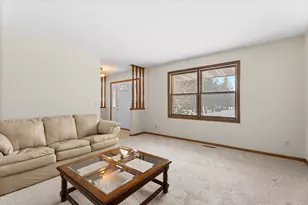 645 Dugdale Ave, Worthington, MN 56187 - Photo 7