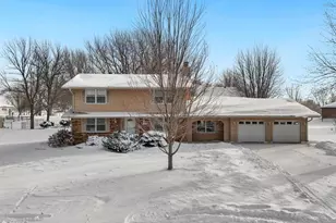645 Dugdale Ave, Worthington, MN 56187 - Photo 57