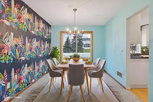 2423 Mailand Rd E, Maplewood, MN 55119 - Photo 9