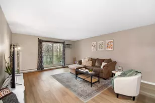 5627 Green Cir Dr, Hopkins, MN 55343 - Photo 7