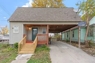 463 Topping St, Saint Paul, MN 55117 - Photo 1