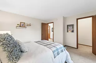 2010 Ridge Dr, Saint Louis Park, MN 55416 - Photo 19