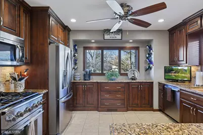 1725 White Oak Drive, Chaska, MN 55318 - Photo 7