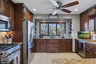 1725 White Oak Dr, Chaska, MN 55318 - Photo 7