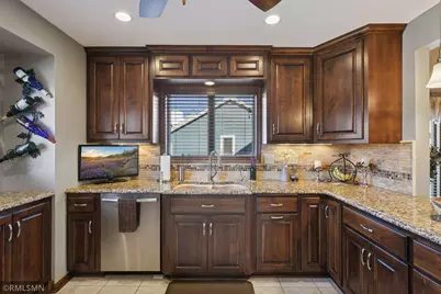 1725 White Oak Drive, Chaska, MN 55318 - Photo 9