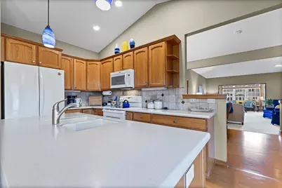 14421 Freesia Way, Apple Valley, MN 55124 - Photo 11