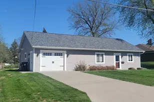 411 Bullis St, Kenyon, MN 55946 - Photo 17