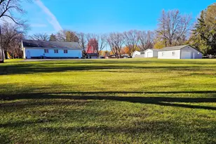 421 13th St SE, Willmar, MN 56201 - Photo 1