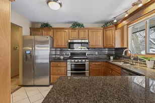 12825 Woodview Ln, Burnsville, MN 55337 - Photo 15