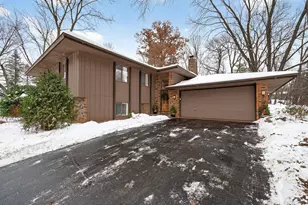 12825 Woodview Ln, Burnsville, MN 55337 - Photo 3