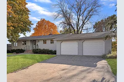 514 E Hollett Street, Tracy, MN 56175 - Photo 1