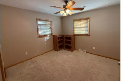 627 Southview Drive, Marshall, MN 56258 - Photo 7