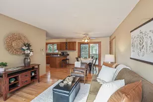 567 Lakewood Dr S, Maplewood, MN 55119 - Photo 11