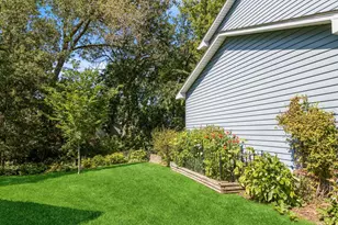 567 Lakewood Dr S, Maplewood, MN 55119 - Photo 29