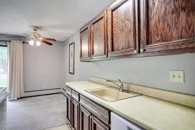 702 Old Settlers Trail #3, Hopkins, MN 55343 - Photo 9