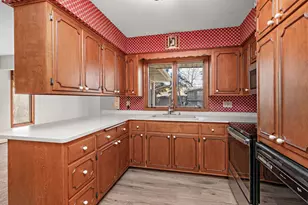 3933 Douglas Dr N, Crystal, MN 55422 - Photo 11