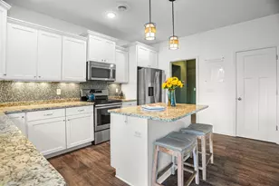 1102 Lorraine Ct, Carver, MN 55315 - Photo 7