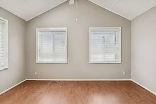 1135 Hollybrook Dr, Wayzata, MN 55391 - Photo 17