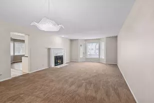 1135 Hollybrook Dr, Wayzata, MN 55391 - Photo 5