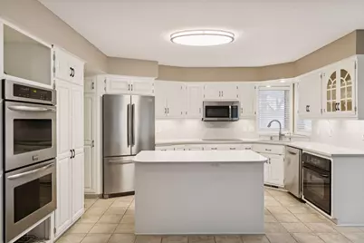 1135 Hollybrook Drive, Wayzata, MN 55391 - Photo 11