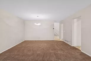 1135 Hollybrook Dr, Wayzata, MN 55391 - Photo 9