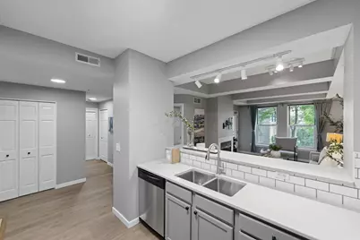 645 N 1st Street #305, Minneapolis, MN 55401 - Photo 9