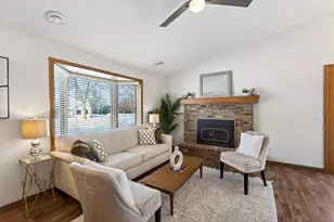 3691 Gershwin Ln N, Oakdale, MN 55128 - Photo 5