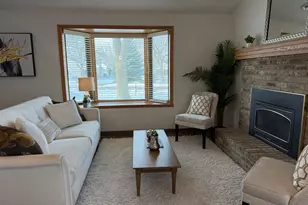 3691 Gershwin Ln N, Oakdale, MN 55128 - Photo 7