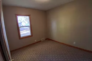 667 Madson Ave SW, Hutchinson, MN 55350 - Photo 9