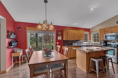 608 Oakwood Drive, Saint Cloud, MN 56304 - Photo 9