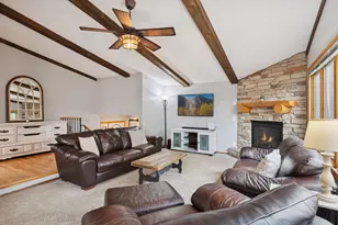 4384 Oakhurst Ave, Vadnais Heights, MN 55127 - Photo 9