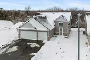 341 Ridge Rd, Le Sueur, MN 56058 - Photo 3