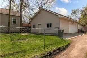 587 Bay St, Saint Paul, MN 55102 - Photo 3