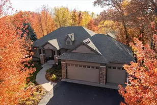 602 Woodland Dr, Mahtomedi, MN 55115 - Photo 1