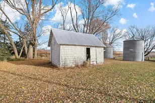19068 620th Ave, Rose Creek, MN 55970 - Photo 7