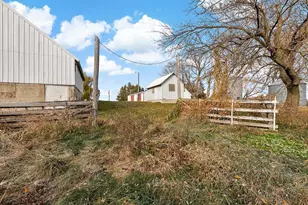 19068 620th Ave, Rose Creek, MN 55970 - Photo 11