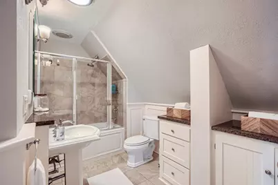 1045 Lake Street E, Wayzata, MN 55391 - Photo 19