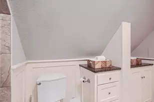 1045 Lake St E, Wayzata, MN 55391 - Photo 21