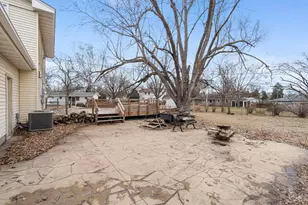 7624 Daleview Dr, Brooklyn Park, MN 55443 - Photo 35