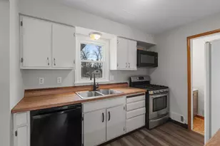 7624 Daleview Dr, Brooklyn Park, MN 55443 - Photo 3