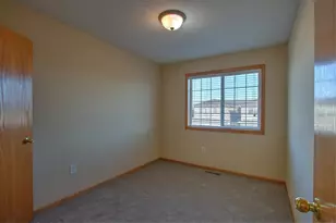 2185 Cleveland Way S, Cambridge, MN 55008 - Photo 9