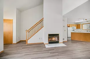 15329 Greenhaven Ln, Burnsville, MN 55306 - Photo 5