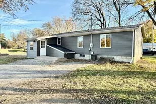 209 Coon Street E, Redwood Falls, MN 56283 - Photo 3